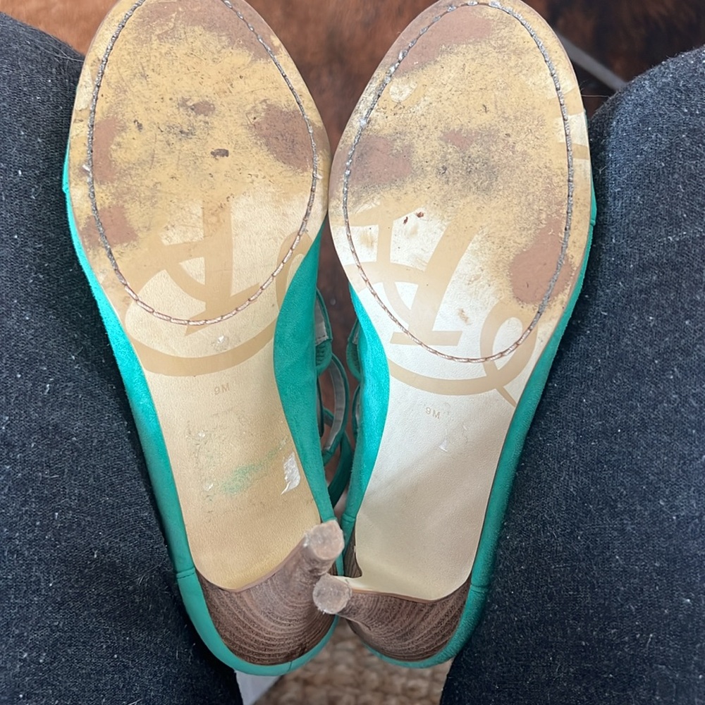 Rachel Roy Suede Teal Heels - Picture 12 of 12
